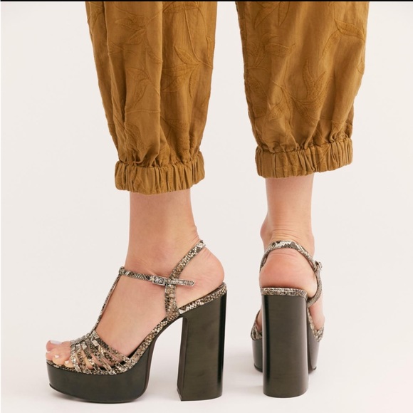 Jeffrey Campbell T strap snake wood platform size 6 - Picture 2 of 2